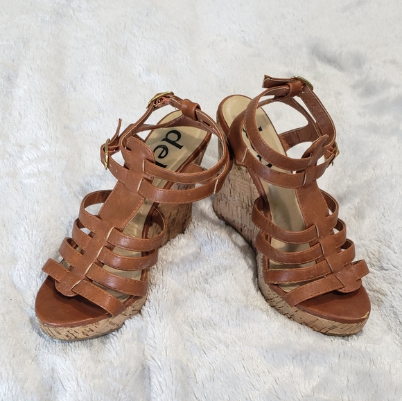 Gladiator Wedges - Picture 1 of 3